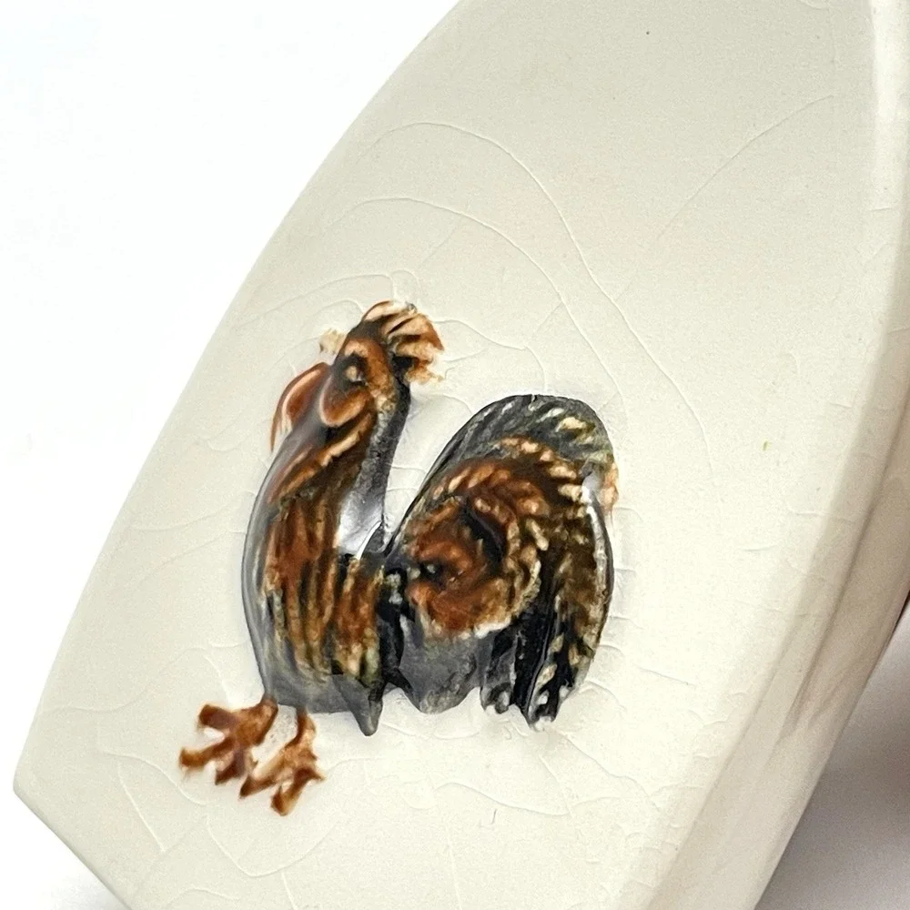 Artmark Farmhouse Roosters Chickens Iron Salt & Pepper Shakers Farmhouse Ceramic